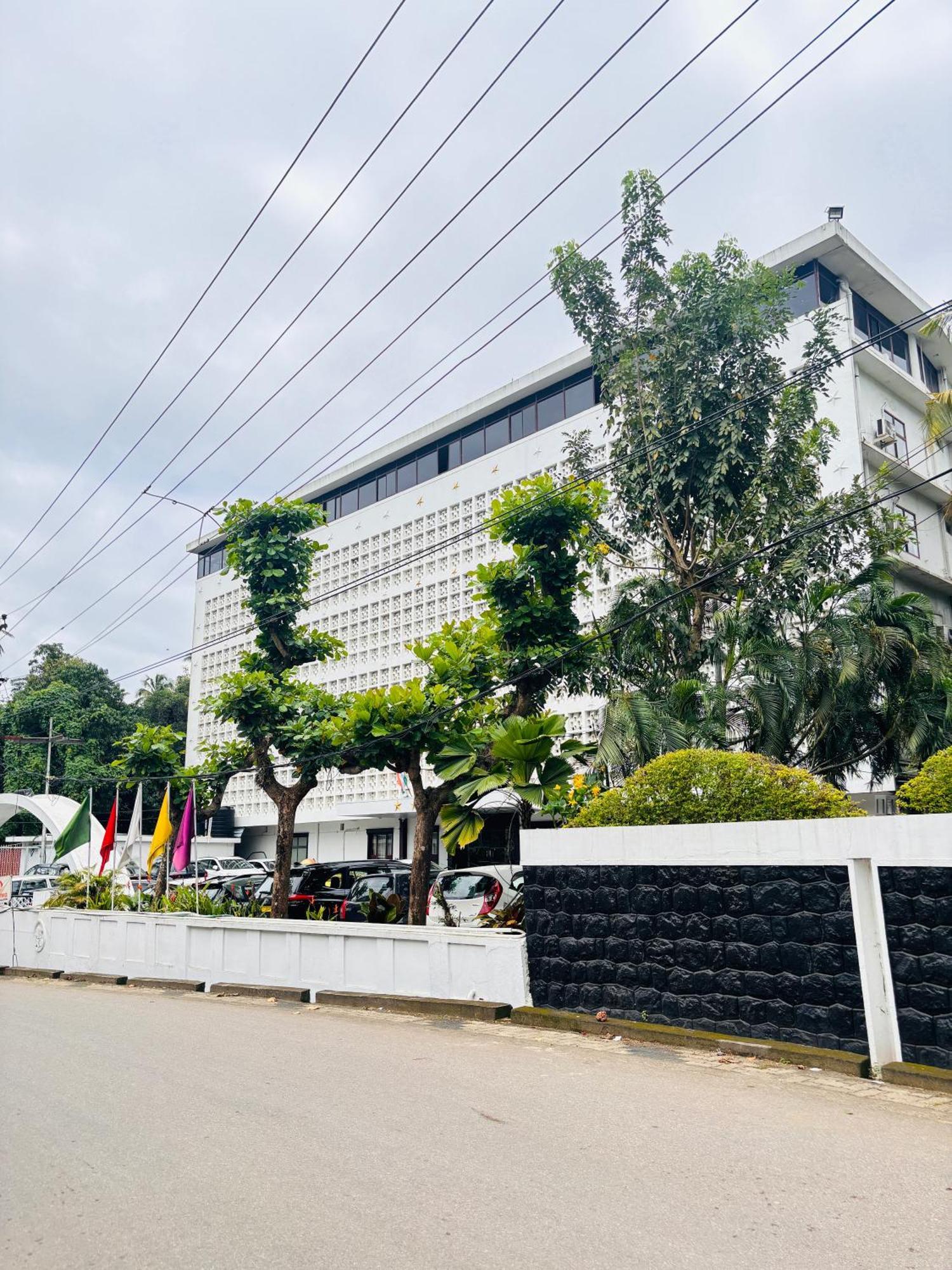 Maharani Hotel Kozhikode Ngoại thất bức ảnh