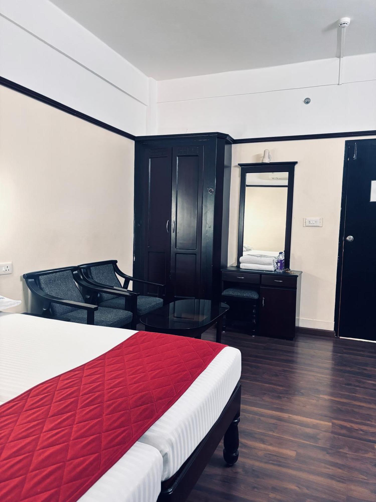 Maharani Hotel Kozhikode Ngoại thất bức ảnh