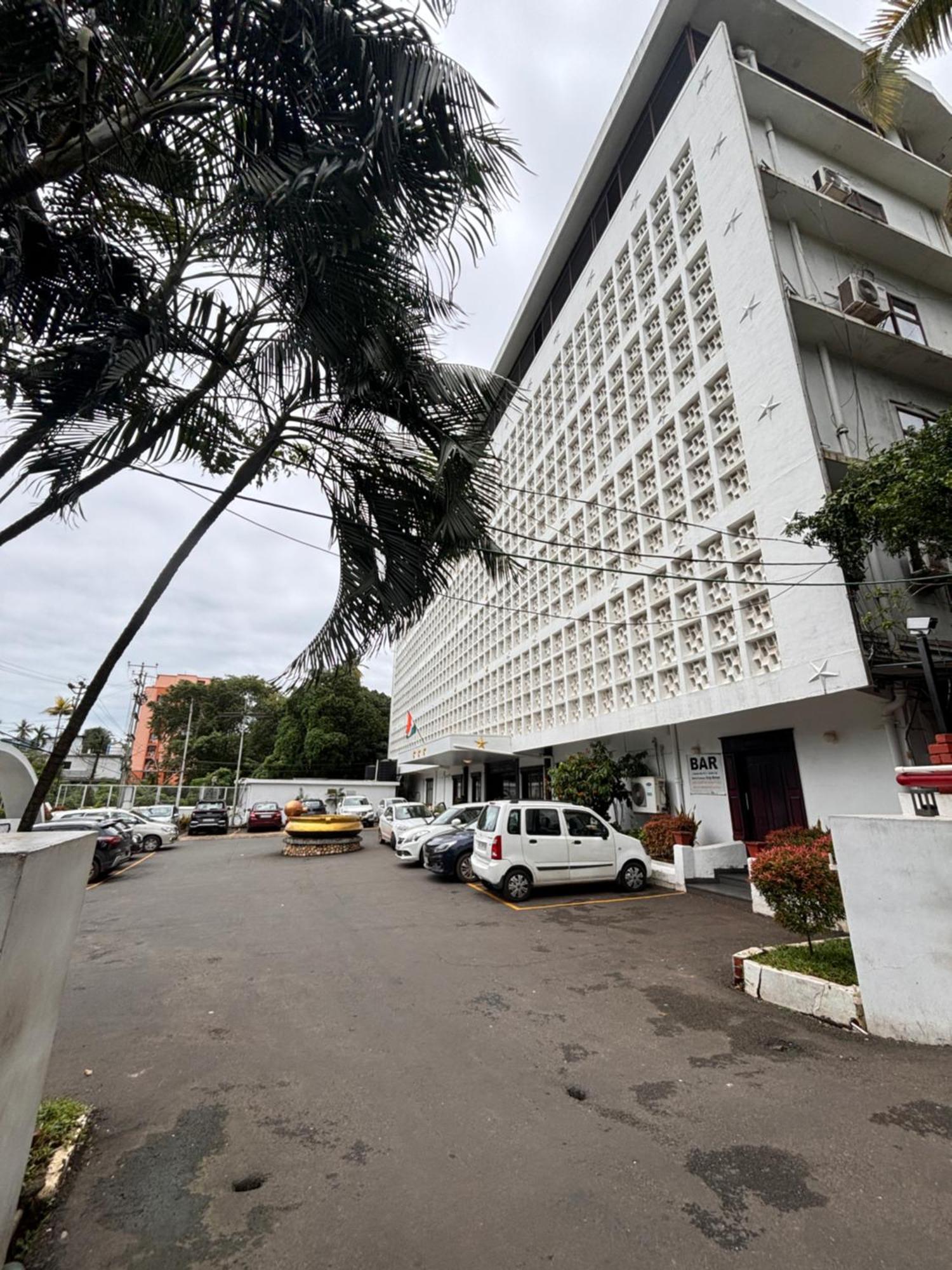 Maharani Hotel Kozhikode Ngoại thất bức ảnh