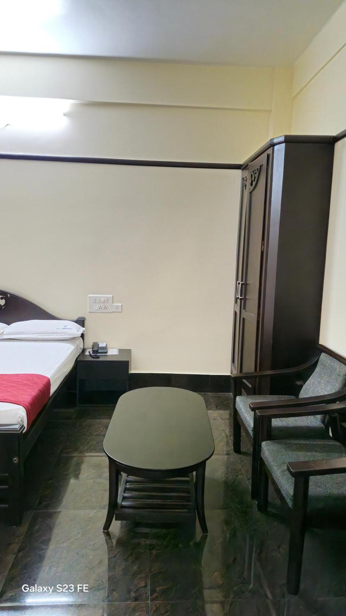 Maharani Hotel Kozhikode Ngoại thất bức ảnh